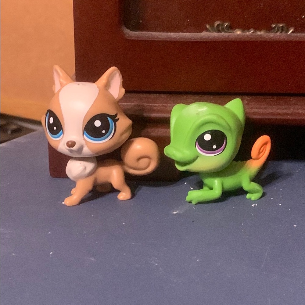 Brown and White Small Pet Figurine